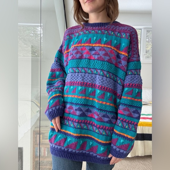 Vintage Vibrant Patterned Sweater - Picture 4 of 15